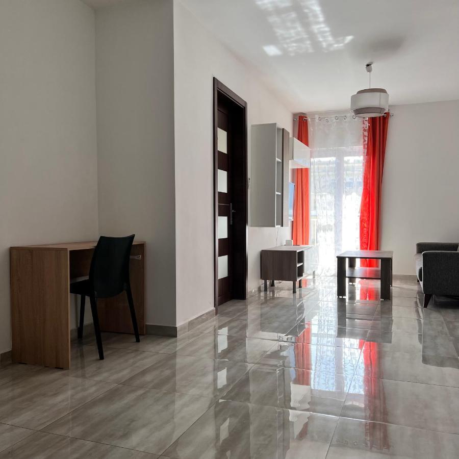 F4 Room 2, Private Room Two Single Beds Shared Bathroom มซิดา ภายนอก รูปภาพ